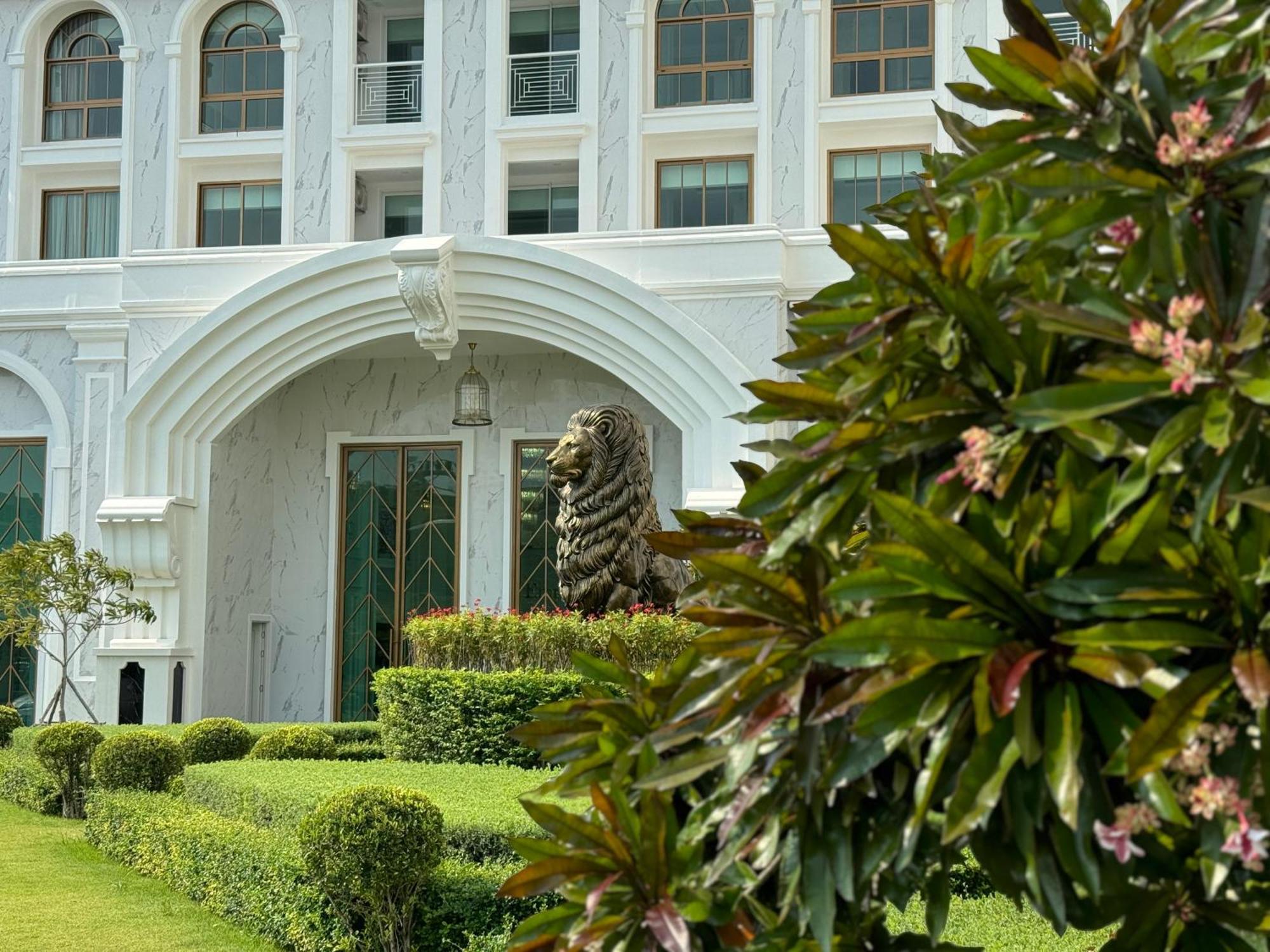 The Empire Chic Residence Jomtien & Yahaha Bagian luar foto