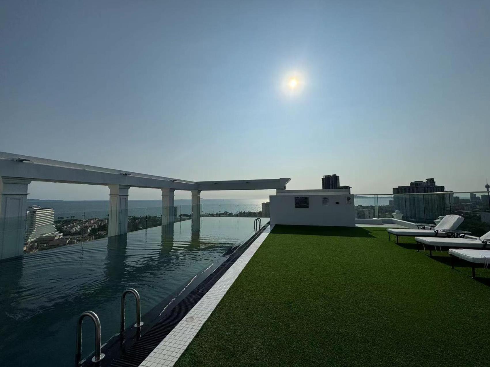 The Empire Chic Residence Jomtien & Yahaha Bagian luar foto